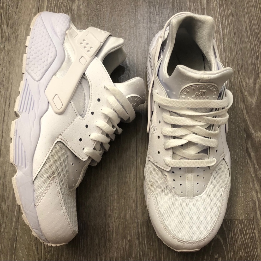 ⭐️SOLD⭐️ Nike Air Huarache Triple White 318429-111 - Picture 8 of 11